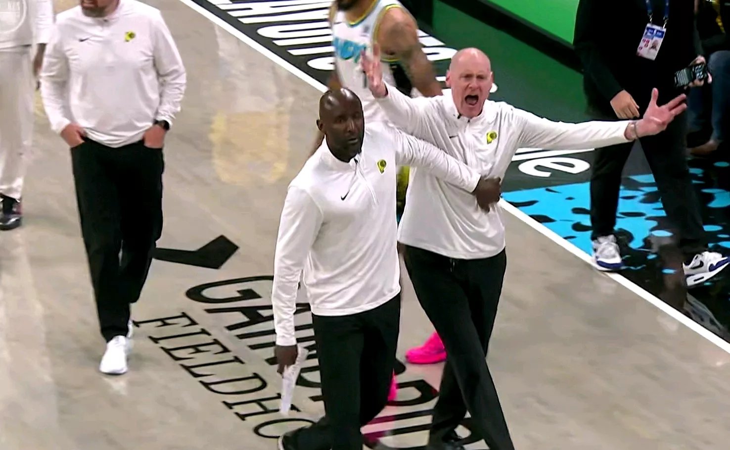 开云中国官网APP关于太阳队防守崩盘，惨遭对手狂轰猛炸，怎么知道这么.的信息