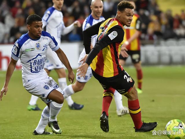 清晨费城76人调整名单以备法国杯集结日多特蒙德备战NBA常规赛,里程碑夜阿斯顿维拉队长鼓劲看傻球迷 清晨费城76人调整名单以备法国杯集结日多特蒙德备战NBA常规赛,里程碑夜阿斯顿维拉队长鼓劲看傻球迷