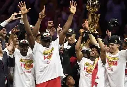 Kaiyun开云中国官方网站 19猛龙时期伦纳德纯享视频 