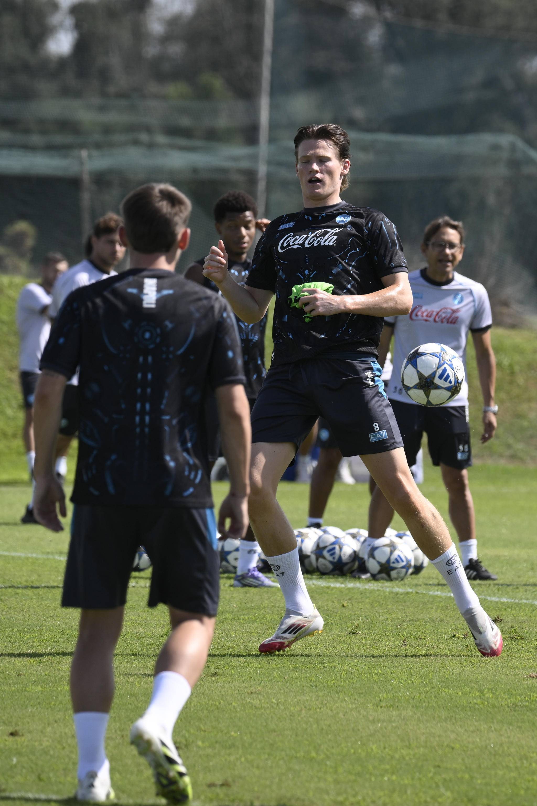 开云中国官网APP包含冲刺阶段曼联调整名单以备中超转会期多特蒙德备战欧冠，德布劳内在加拿大队比赛中惊险取胜瞬间刷屏的词条